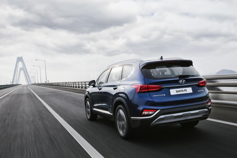  Hyundai Santa Fe 2018 года  (KR) (фото 16 из 56)